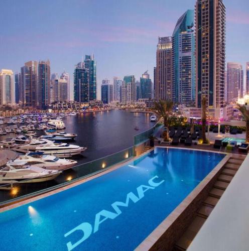 Damac Heights - HiGuests
