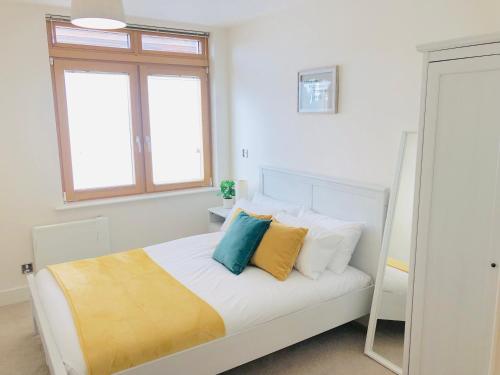 Opulent Living Serviced Apartments - Centre of Birmingham 2 Bedroom - Perfect for Families Group or Business - image 9