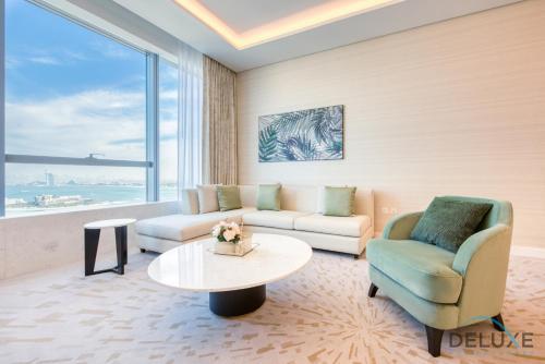 Sea-facing 1BR at The Palm Tower Palm Jumeirah by Deluxe Holiday Homes