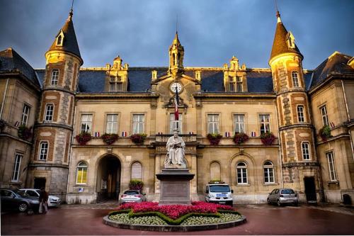 Tempat Menarik Berhampiran, Villa Eugénie Melun (Villa Eugenie Melun) in Melun
