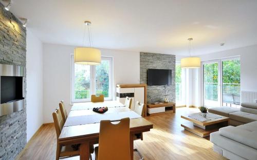 2 bedrooms, 4 beds