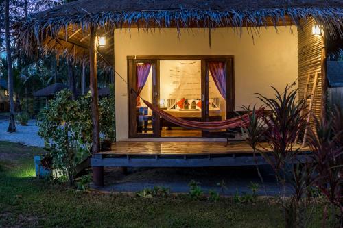 Front Garden Bungalow  image 1