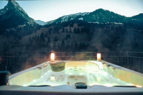 room detail thumbnail 2