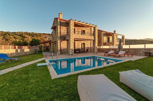 Swimming pool, Asfendamos Villas in Anogeia
