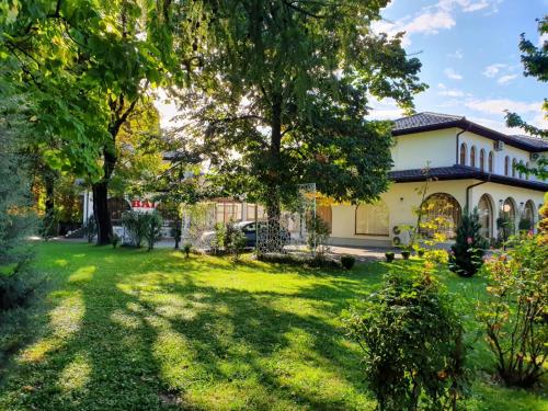 Hotel Camp Karagaq in Peje