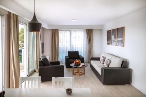 City Beach Apartments - image 8