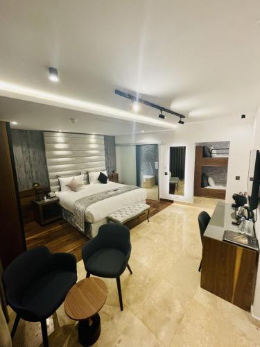 Photo 21 The Village Boutique and SPA