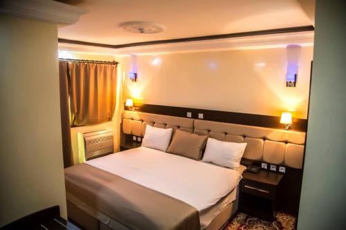 Hotel Univers 3 Aeroport Luxe in Niamey