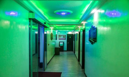 Fuajee, Hotel Univers 3 Aeroport Luxe in Niamey