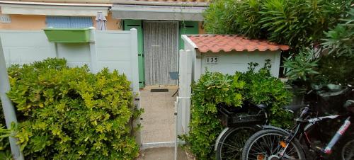 Studio avec terrasse à 300m de la plage