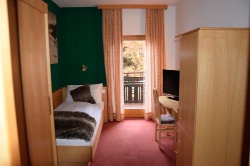 1 twin bed
