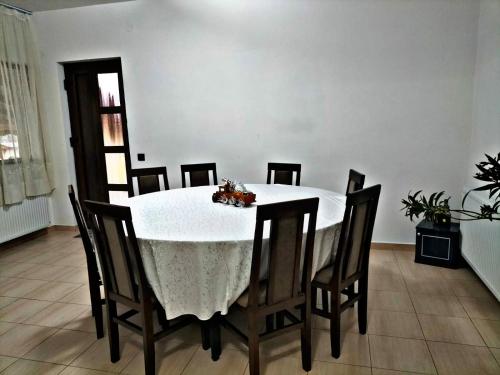 Pensiunea Casa Nușa (Pensiunea Casa Nusa) in Baia De Fier