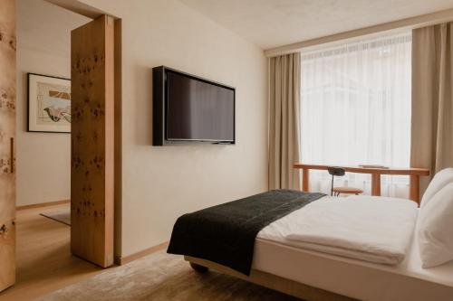 room detail thumbnail 1