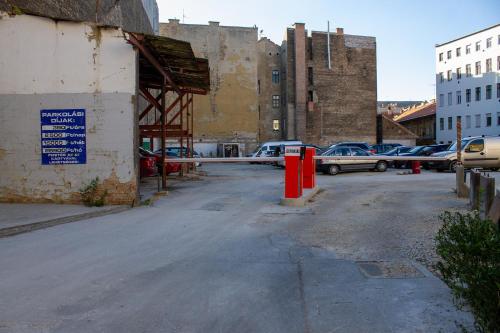 Best Neighbour Apartment - image 6