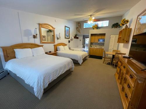 提洛爾旅館 (Tyrolean Lodge) in 亞斯本