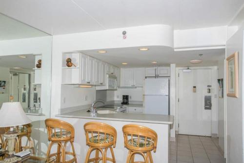 Ilikai Tower 1233 Yacht Harbor View 1BR - image 6