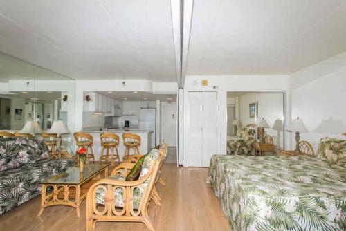 Ilikai Tower 1233 Yacht Harbor View 1BR - image 11