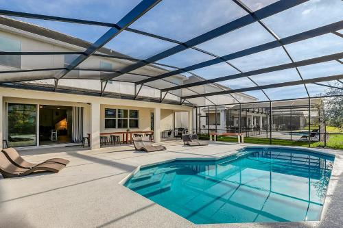 Family Resort - 14BR Mansion - Private Pool and BBQ! - image 9