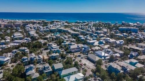 30A Pet Friendly Beach House - The Snazzy Crab