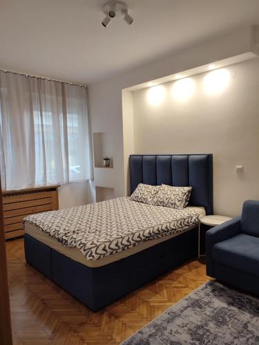 Belgrade apartment Bulevar - Tap to explore photos