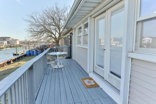 Spacious Waterfront Atlantic City Living with Rec Room