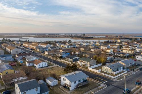 Spacious Waterfront Atlantic City Living with Rec Room