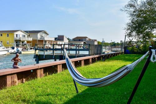 Spacious Waterfront Atlantic City Living with Rec Room