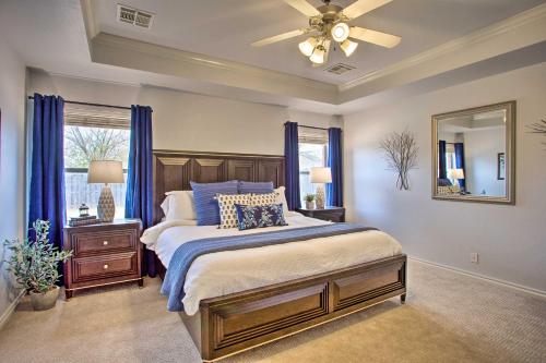 Updated Edmond Home with Gas Grill and Fireplace! in 埃德蒙