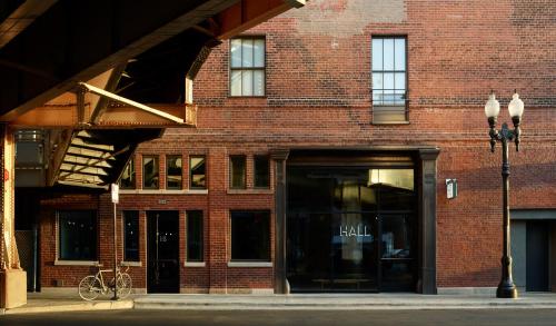 332547832 The Robey, Chicago, a Member of Design Hotels