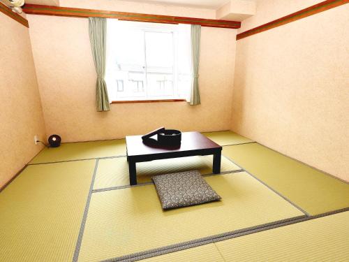Japanese-Style Room