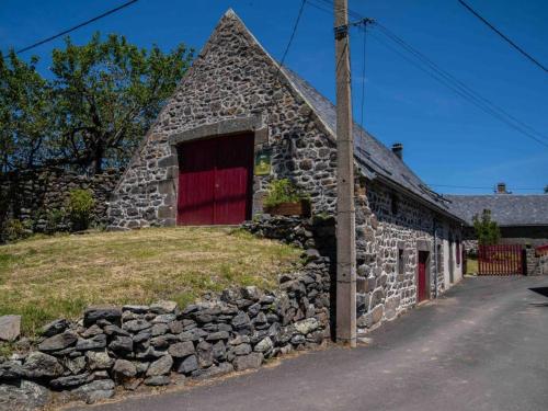 Gîte Besse-et-Saint-Anastaise, 3 pièces, 4 personnes - FR-1-630-226 gîte à louer Le Rif