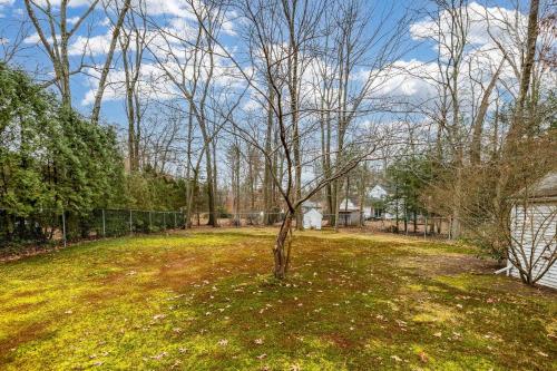 外部景觀, Lovely Ranch House in Windsor, 10 mins to Hartford Connecticut in 康涅狄格州溫莎 (CT)