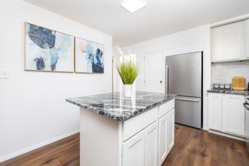 Lovely Ranch House in Windsor, 10 mins to Hartford Connecticut in 康涅狄格州溫莎 (CT)