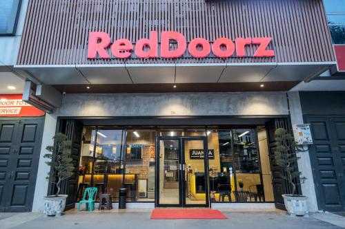 RedDoorz Plus @ Jalan Juanda Medan in Medan Maimun