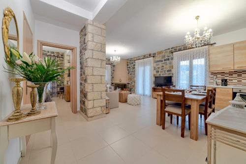 Shared lounge/TV area, Faraggi Villas in Anogeia