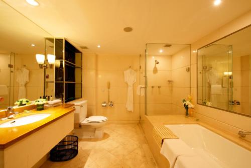 room detail thumbnail 2