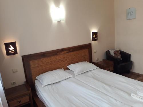 Three Dolphins Hotel with Rooftop terracе Three Dolphins Hotel with Rooftop terracе