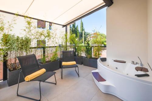 Plaza Lago di Garda Rooms - Rooftop, Lakeview & Jacuzzi 2