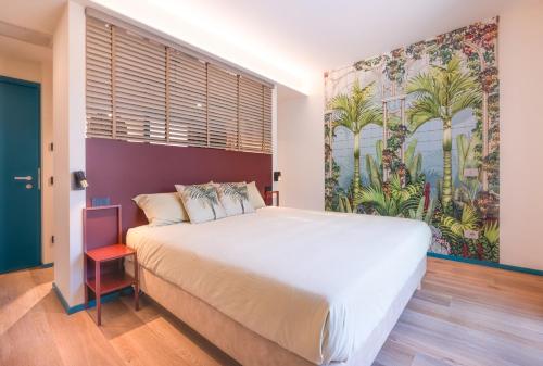 King Room with Spa Bath image 8