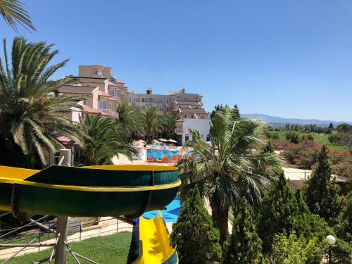 Peldbaseins, AFYTOS ÖREN PARK MTK (AFYTOS OREN PARK MTK) in Burhaniye