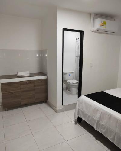 Standard Double Room image 3