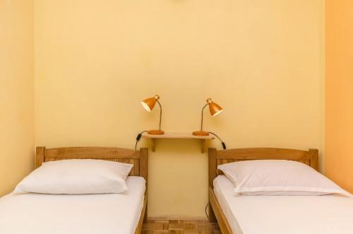 Double Room with Balcony image 6