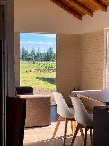 Martyniuk lodges entre vinedos in Capitan Montoya