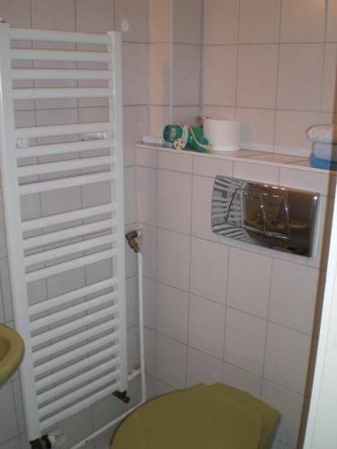 Standard Double Room image 3