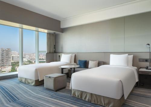 Crowne Plaza Xiamen Jimei Seaview by IHG-Free Mini Bar