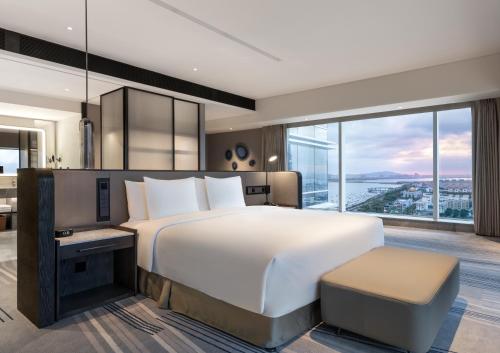 Crowne Plaza Xiamen Jimei Seaview by IHG-Free Mini Bar