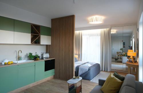 Studio with Balcony image 2