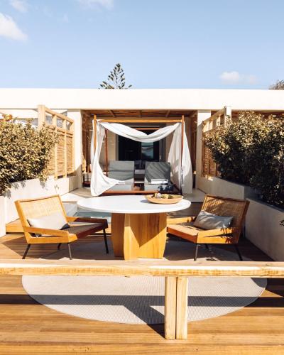 شرفة/ تراس, Avgoustos Suites Naxos in Agia Anna