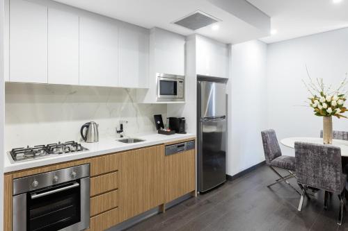 Meriton Suites Chatswood - image 14