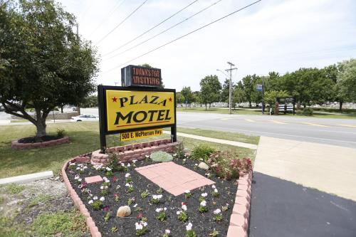 Plaza Motel - image 8